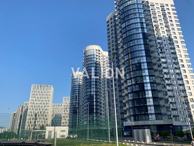 Продам 1 комнатную с ремонтом в ЖК Заречный.