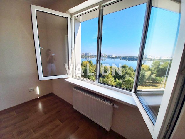 Продажа видовой 2к квартиры с ремонтом в ЖК Ревуцкий м.Харьковская