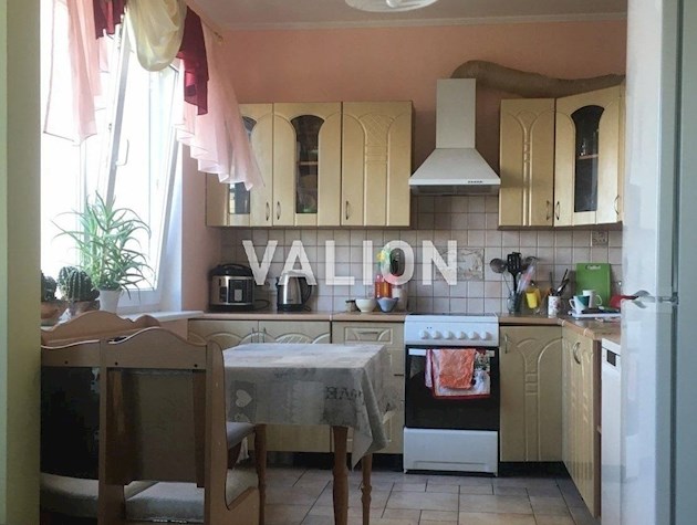 Продается трехкомнатная квартира на Тростянецкой 6а