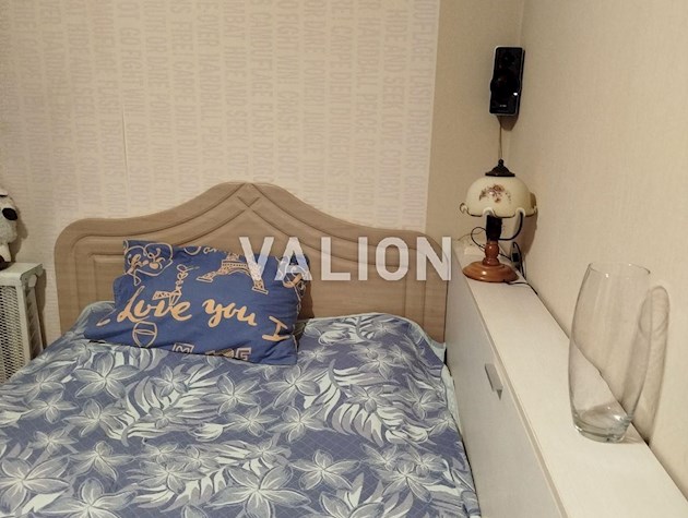 Продам 3-комнатную квартиру возле метро *Академгородок*