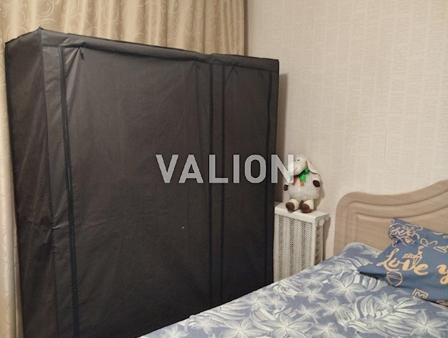 Продам 3-комнатную квартиру возле метро *Академгородок*