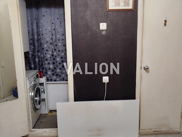 Продам 3-комнатную квартиру возле метро *Академгородок*