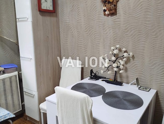 Продам 3-комнатную квартиру возле метро *Академгородок*