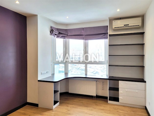 Продаю 2 комнатную квартиру по ул. Мишуги, 2