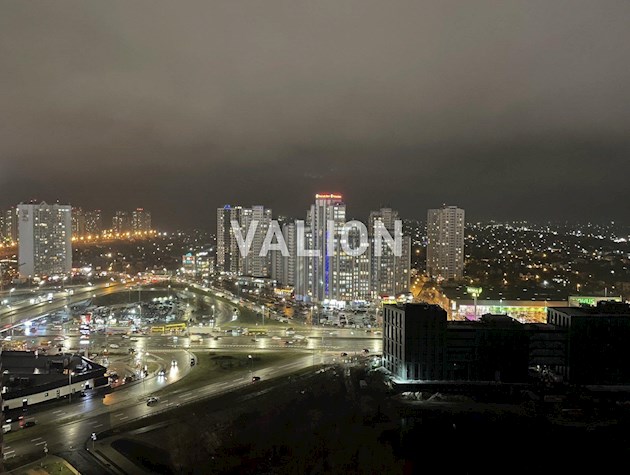 Продам 2-кімнатну квартиру по вулиці Дніпровська набережна, 18