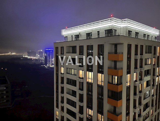 Продам 2-кімнатну квартиру по вулиці Дніпровська набережна, 18