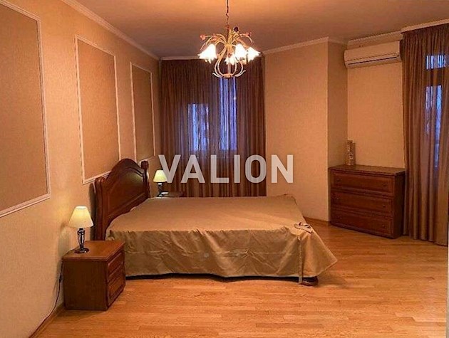 Продажа: 4-комнатная квартира по ул.Окипной Раисы, 4