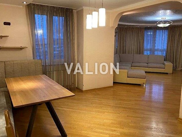 Продажа: 4-комнатная квартира по ул.Окипной Раисы, 4