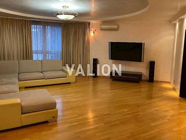 Продажа: 4-комнатная квартира по ул.Окипной Раисы, 4