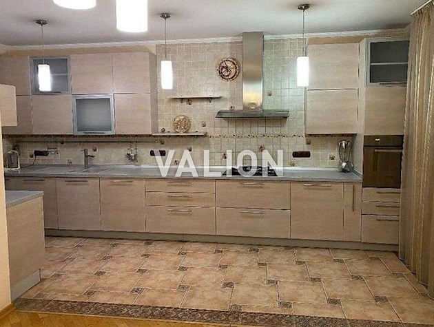 Продажа: 4-комнатная квартира по ул.Окипной Раисы, 4