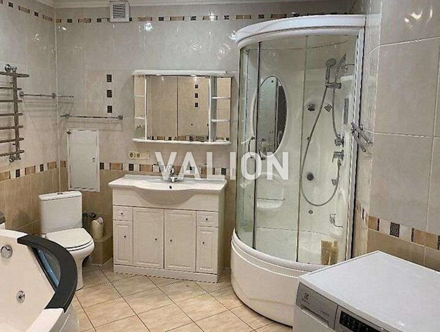 Продажа: 4-комнатная квартира по ул.Окипной Раисы, 4