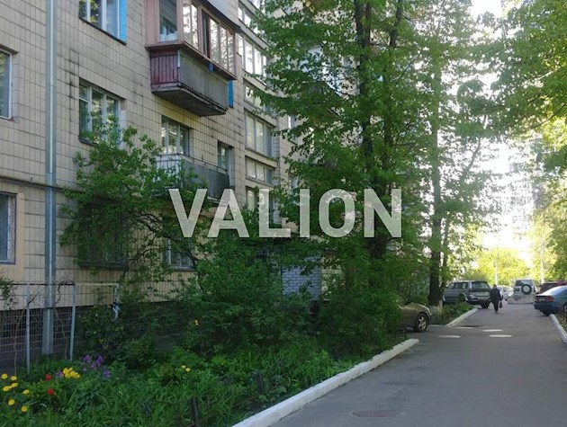 Продаж роздільної 3 кім.кв., Теремківська 17, метро Теремки 300 м