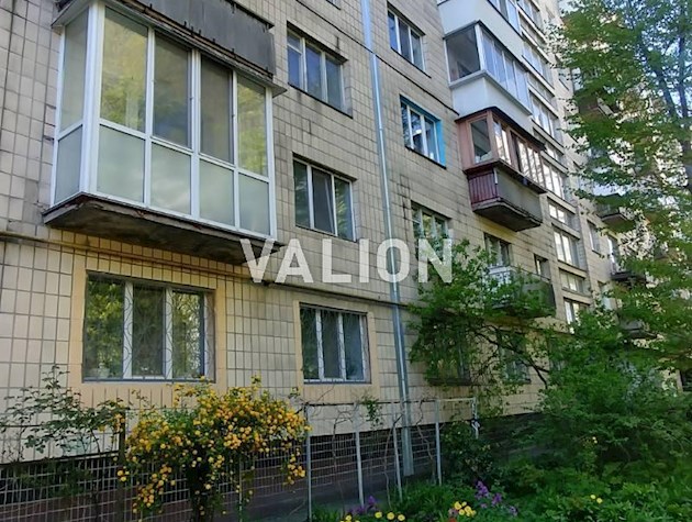 Продаж роздільної 3 кім.кв., Теремківська 17, метро Теремки 300 м