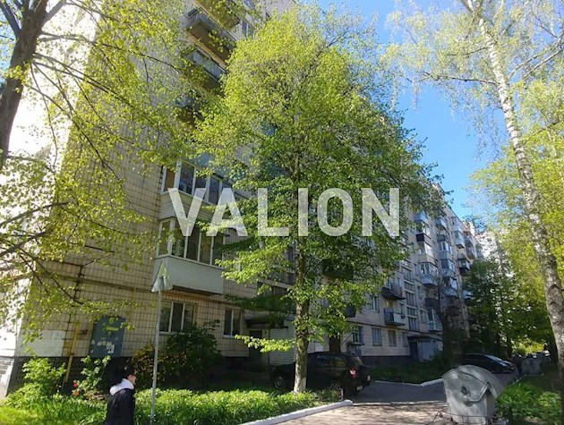 Продаж роздільної 3 кім.кв., Теремківська 17, метро Теремки 300 м