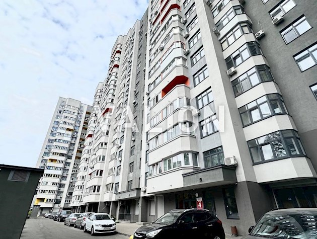 Продажа 1 комнатной квартиры с ремонтом в ЖК Наш дом