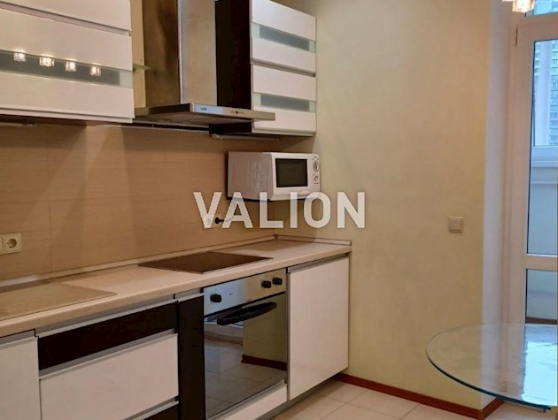 Продам 2-х комнатную квартиру ул. Шертицкого,10 ст. м. Левобережная. Днепровский район