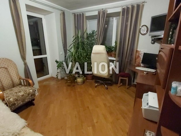 Продаю уютную 3 комнатную квартиру по адресу: ул. Лобановского, 128, Голосеевский район.