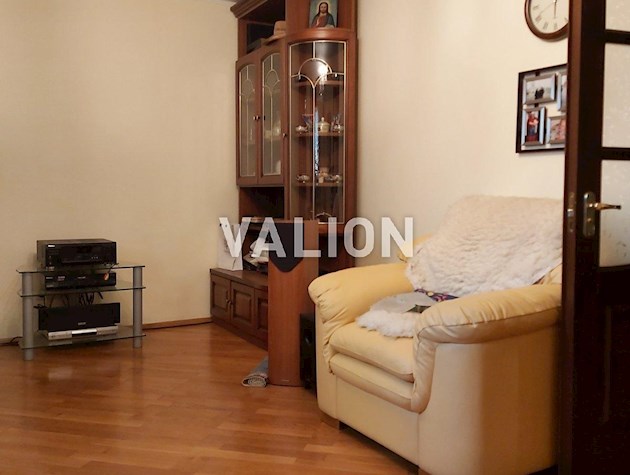 Продаю уютную 3 комнатную квартиру по адресу: ул. Лобановского, 128, Голосеевский район.