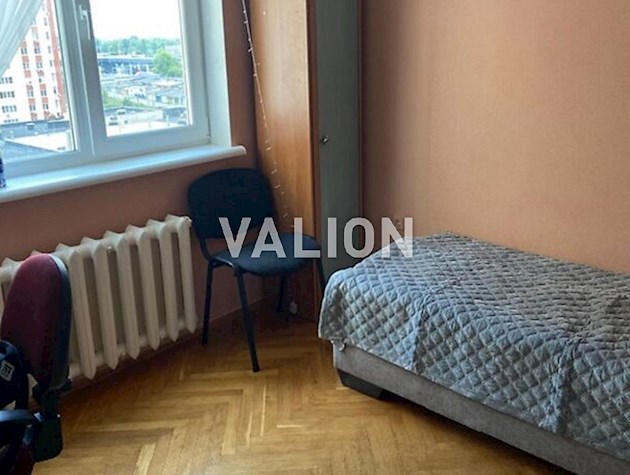 Продаж 4-кімнатної квартири на вул. Пулюя, 3