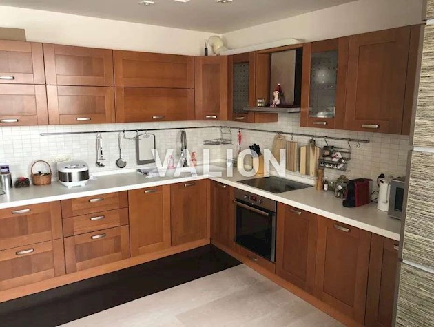 Продається 2-кім. квартира, вулиця Максимовича (Трутенко), 9б