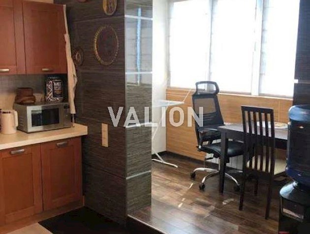 Продається 2-кім. квартира, вулиця Максимовича (Трутенко), 9б