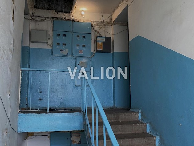 ул Выговская 9. Нивки. Гостинка с ремонтом.