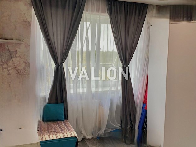 ул Выговская 9. Нивки. Гостинка с ремонтом.