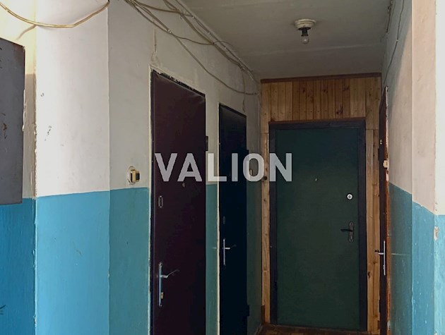 ул Выговская 9. Нивки. Гостинка с ремонтом.