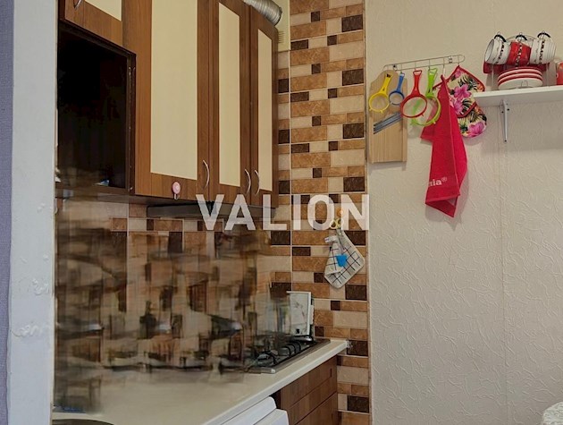 ул Выговская 9. Нивки. Гостинка с ремонтом.