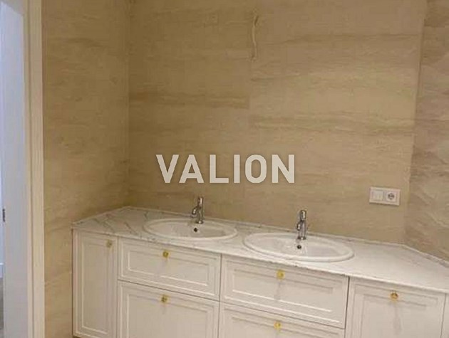 Продажа трехкомнатной квартиры по ул.Тургеневская, 46/11, Шевченковский район.