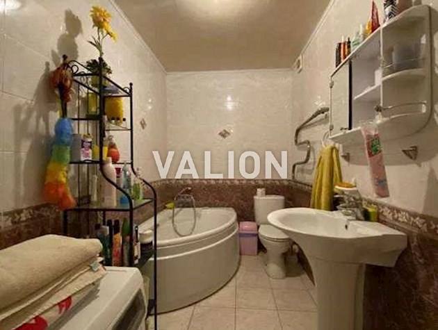 Продаж 4-кімнатної квартири на вул.Миропільська, 37