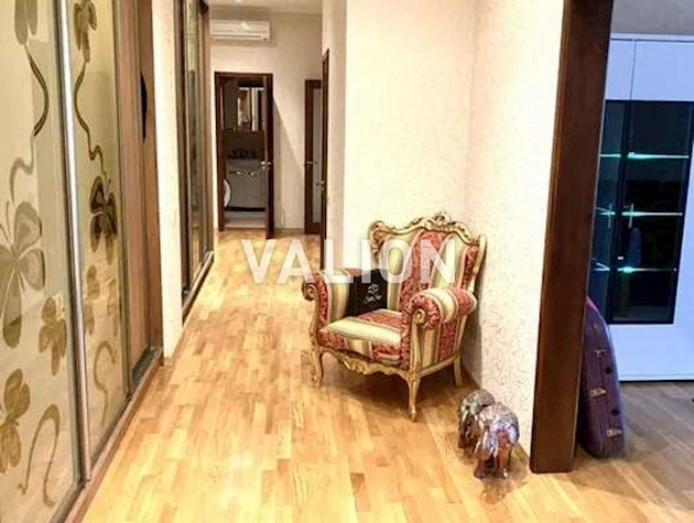 Продаж 2-кімнатної квартири по Оболонській Набережній, 3