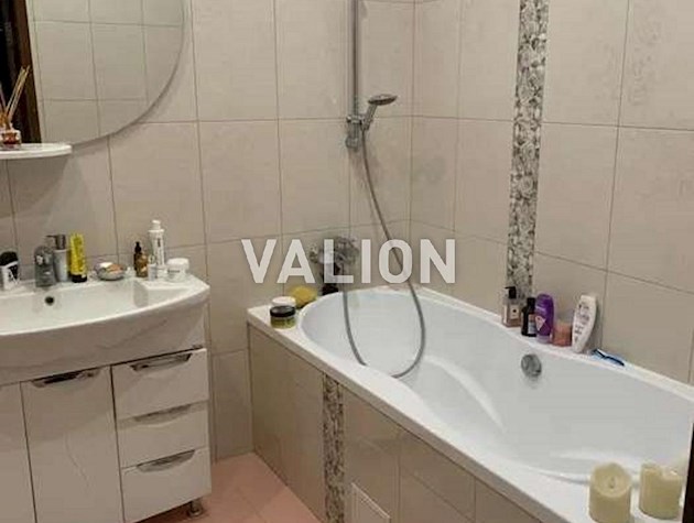 Продаж 2-кімнатної квартири по Оболонській Набережній, 3