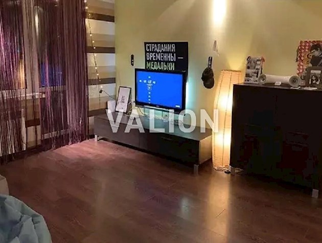 Продам 1-комнатную квартиру в Соломенском р-не. Ул. Ереванская 27