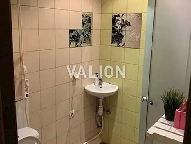 Продам 1-комнатную квартиру в Соломенском р-не. Ул. Ереванская 27