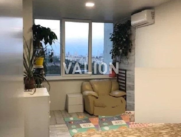 Продаю 2х комнатную, квартиру. ул. Полевая 73, ЖК Караваевы дачи.