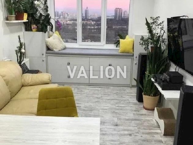 Продаю 2х комнатную, квартиру. ул. Полевая 73, ЖК Караваевы дачи.