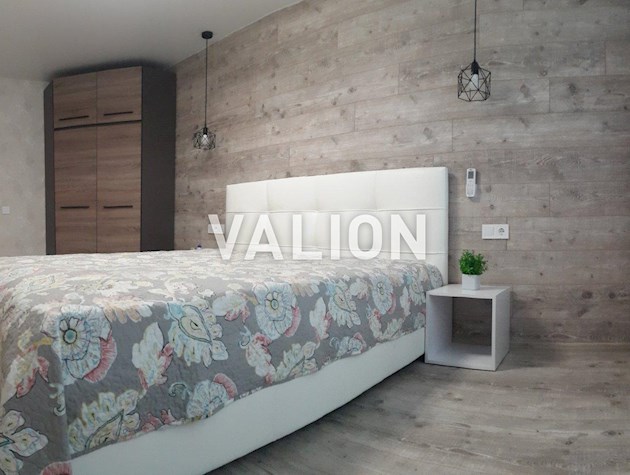 Продам 2к квартиру ул. Чешская, 6, Печерский район Дружбы Народов