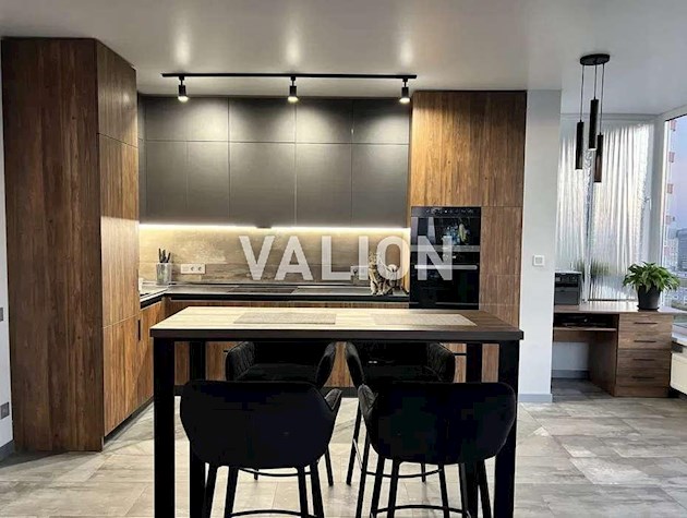 Продаж 2 кімн. в ЖК Каховській, метро Лівобережна.