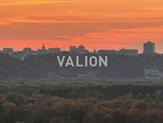 Продаж 2 кімн. в ЖК Каховській, метро Лівобережна.