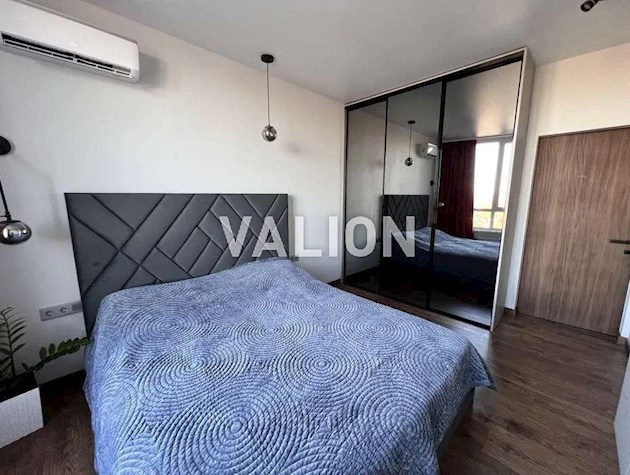 Продаж 2 кімн. в ЖК Каховській, метро Лівобережна.