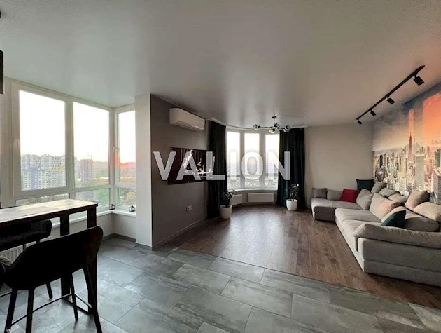 Продаж 2 кімн. в ЖК Каховській, метро Лівобережна.