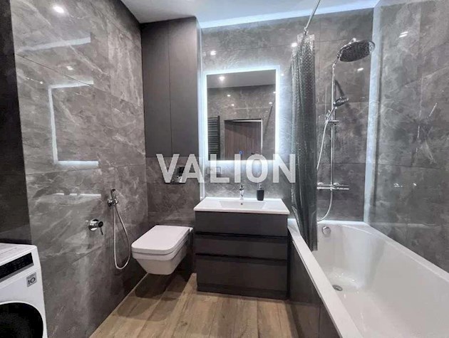 Продаж 2 кімн. в ЖК Каховській, метро Лівобережна.