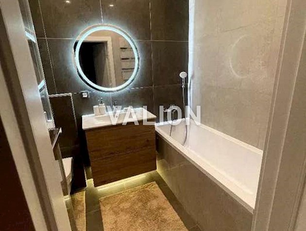 Продам двухкомнатную квартиру в новом ЖК на Троещине