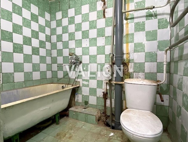 Лучшая цена! Продам 2-х ком. квартиру возле метро Святошино.