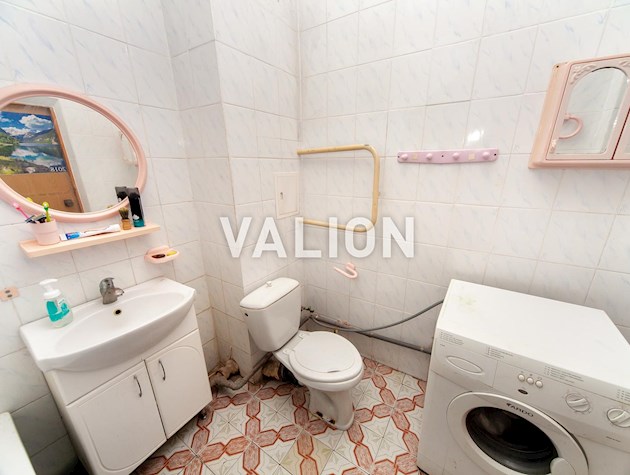 Продается 2-комнатная квартира по ул. Княжий Затон, 16а