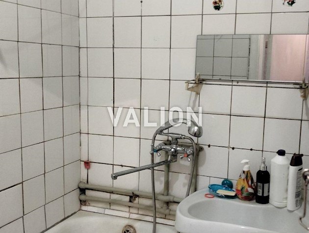 Продам 2к.кв Соломенский р-н, ул.Донецкая. 3, 2/5 кирпичный