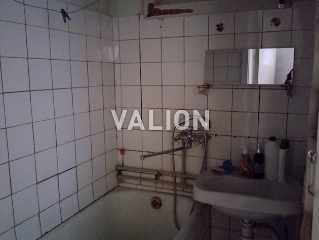 Продам 2к.кв Соломенский р-н, ул.Донецкая. 3, 2/5 кирпичный