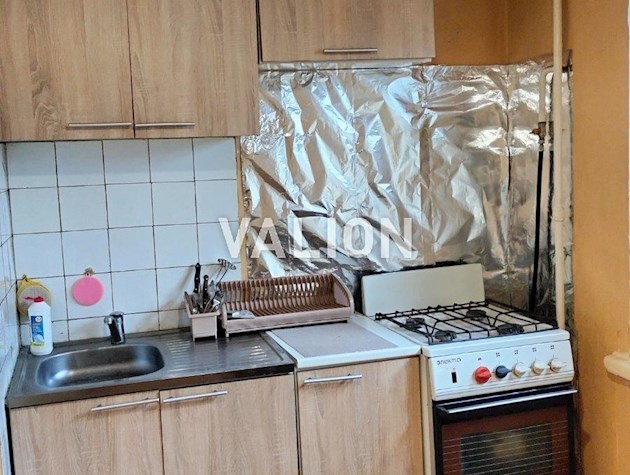 Продам 2к.кв Соломенский р-н, ул.Донецкая. 3, 2/5 кирпичный