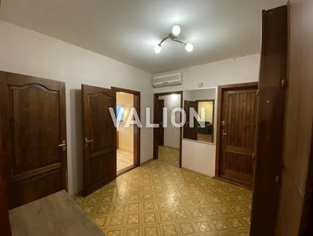 Продам 3х комнатную квартиру, район Виноградарь, пер. Апрельский (Апрельский), 1-В